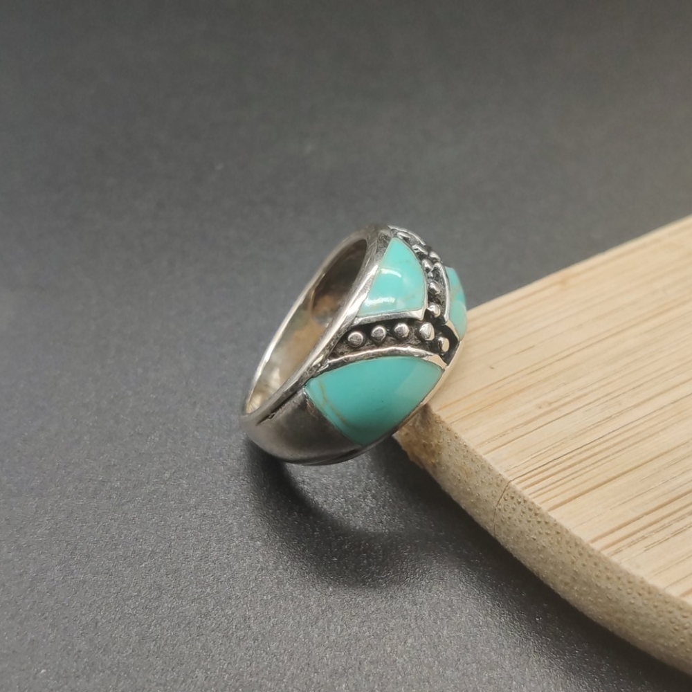 Turquoise Silver Ring - Picture 4 of 8